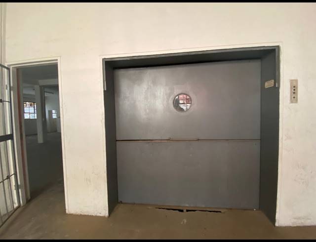 2,210M² WAREHOUSE FOR SALE IN INDUSTRIA NORTH